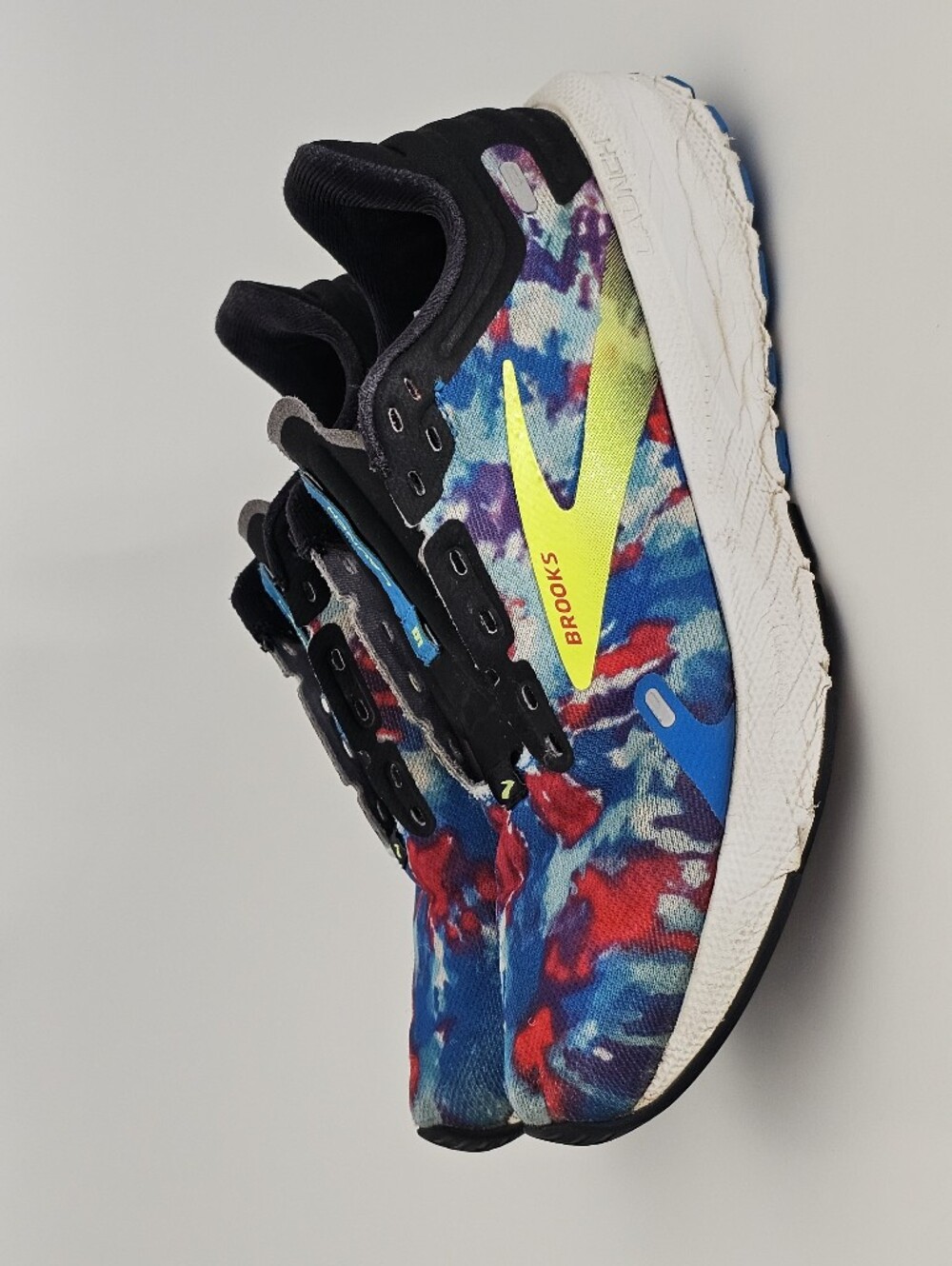 Brooks Launch 9 Run Proud Running Shoes Tie Dye Rainbow Women's Size 7.5 B